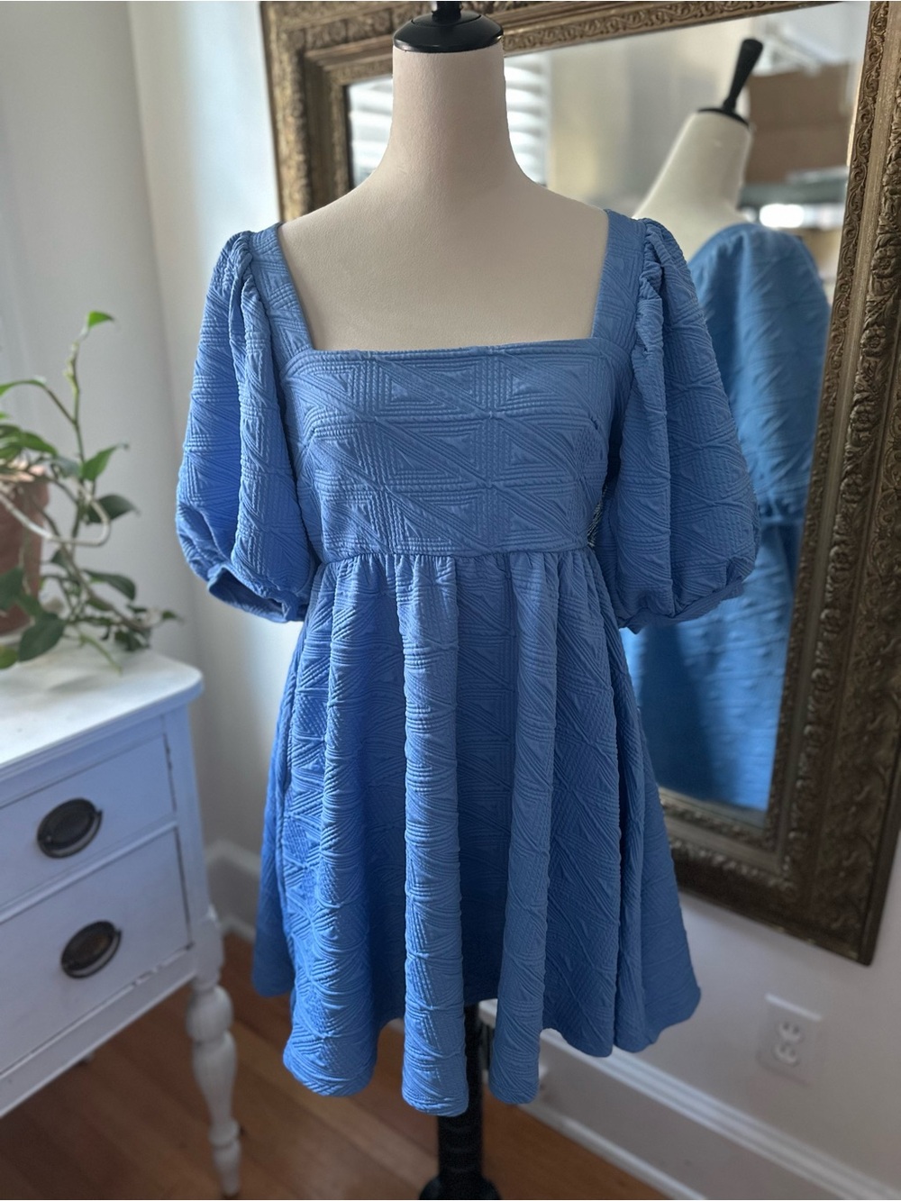 Free People short mini dress blue textured puff sleeves feminine M empire waist - Picture 1 of 11